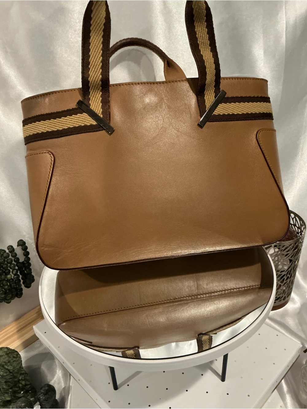Preloved Gucci Brown Leather Tote with Striped Web Handles - Picture 6 of 8
